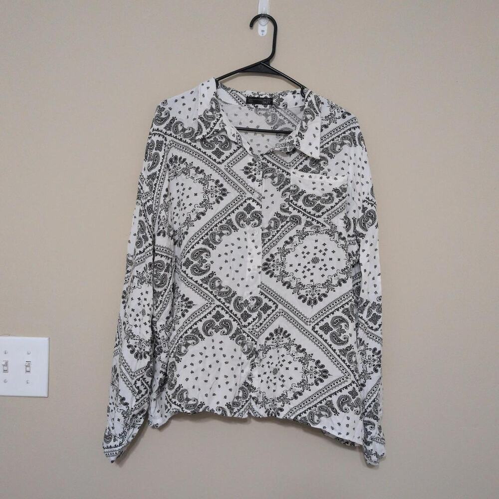 Dazy Western Indie Black And White Paisley Button Up Blouse